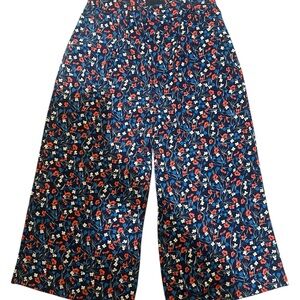 Attention Women’s Size 10 Floral Print Wide  Lep Crop zipers trending edition.